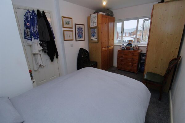 Meadowbarn Close, Southdene