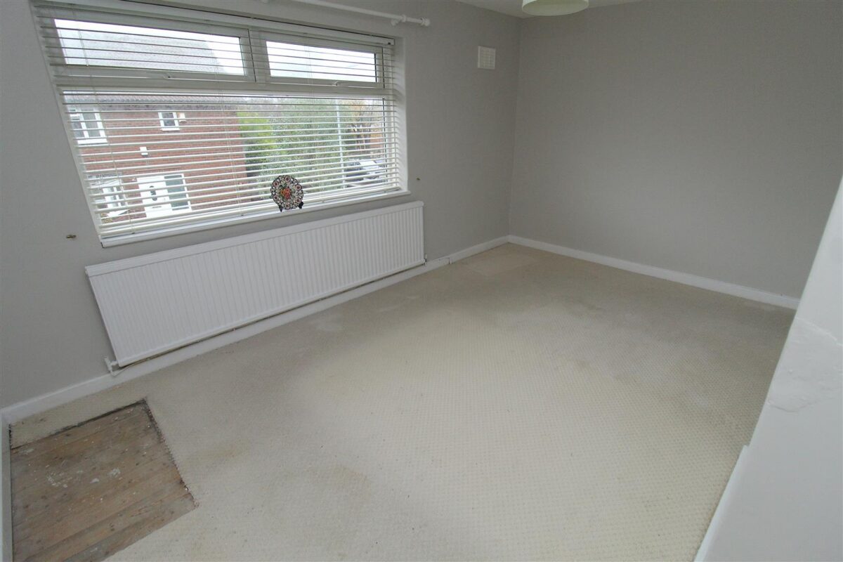 Oriel Drive, Aintree Village