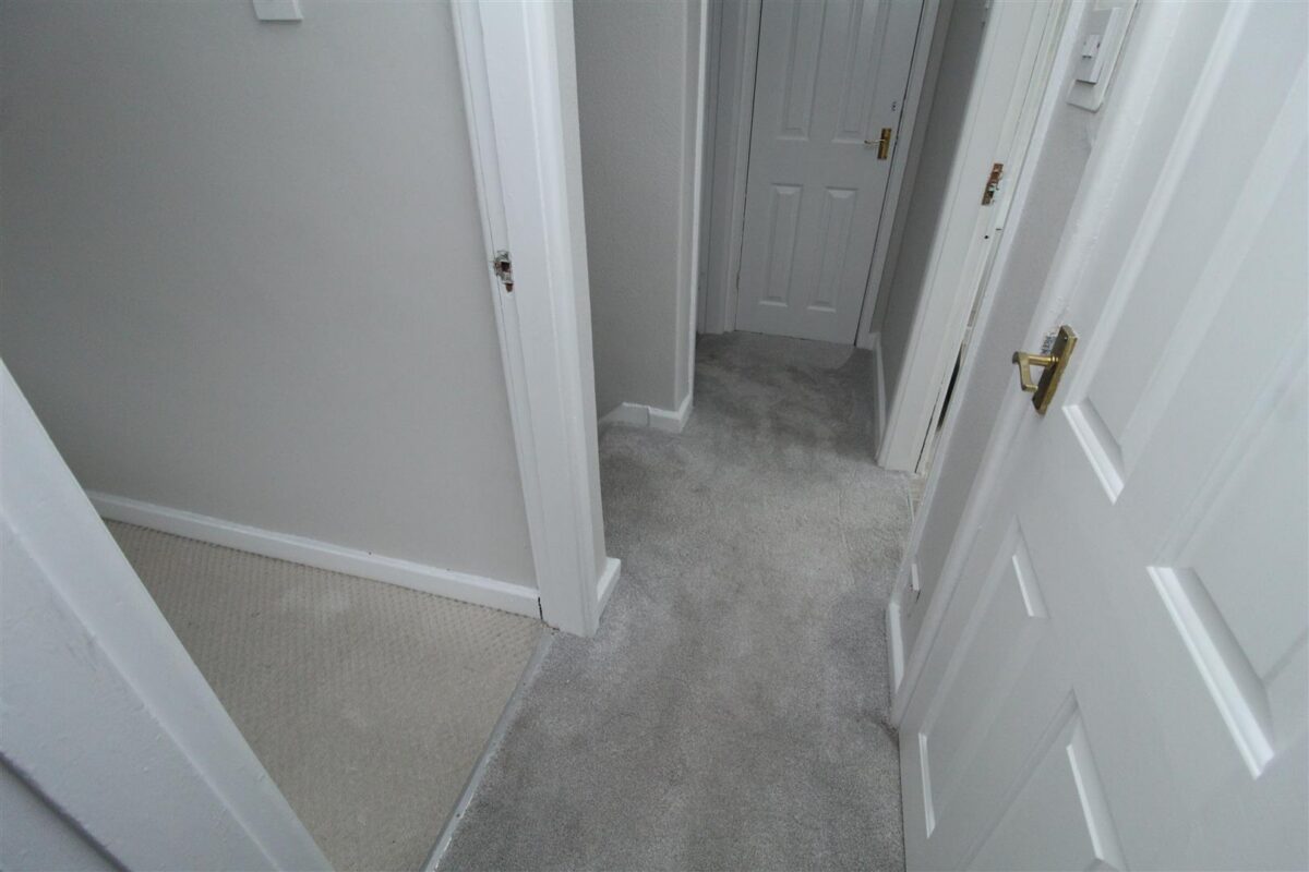 Oriel Drive, Aintree Village