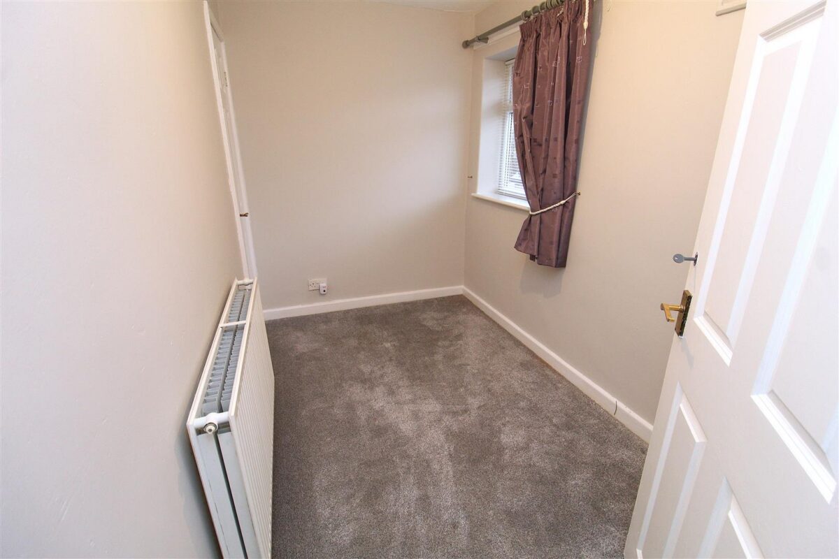 Oriel Drive, Aintree Village