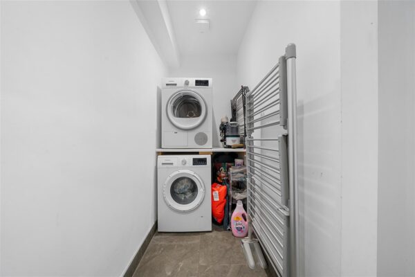 Felsted Drive, Aintree Village