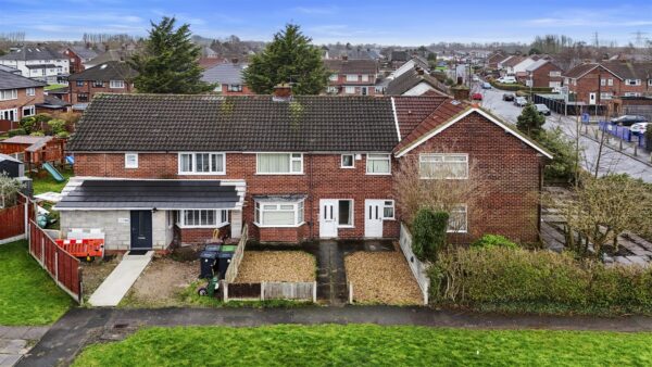 Oriel Drive, Aintree Village