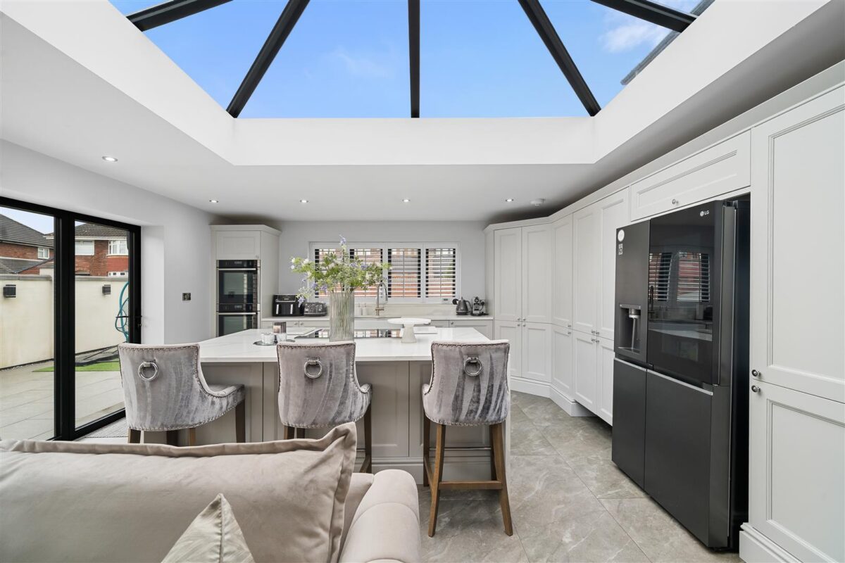 Felsted Drive, Aintree Village