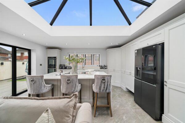 Felsted Drive, Aintree Village