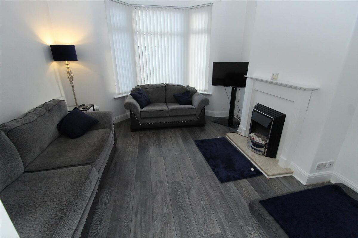 First Avenue, Fazakerley