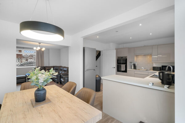 Bull Bridge Lane, Aintree Village