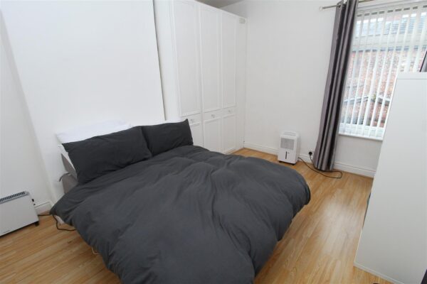 First Avenue, Fazakerley