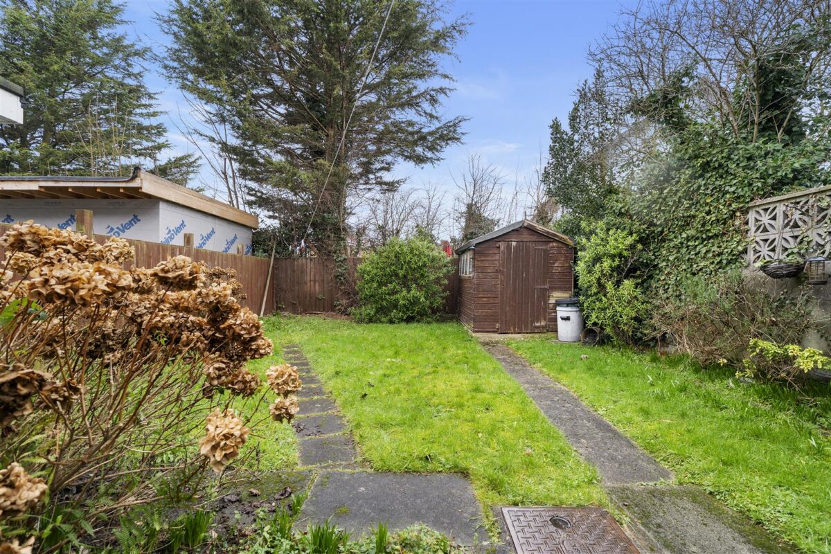 Oriel Drive, Aintree Village