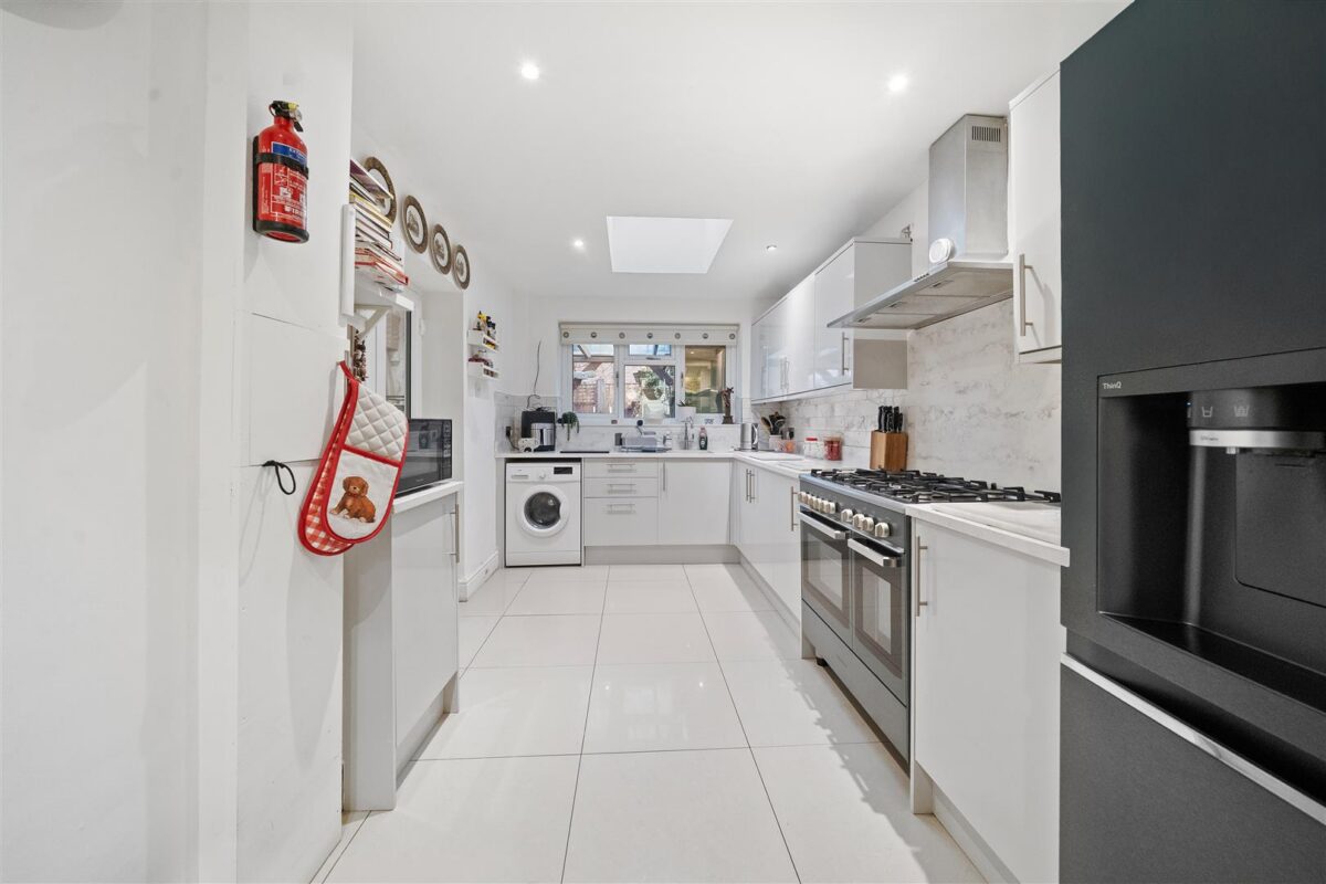 Parkfield Avenue, Netherton