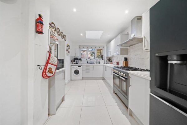 Parkfield Avenue, Netherton