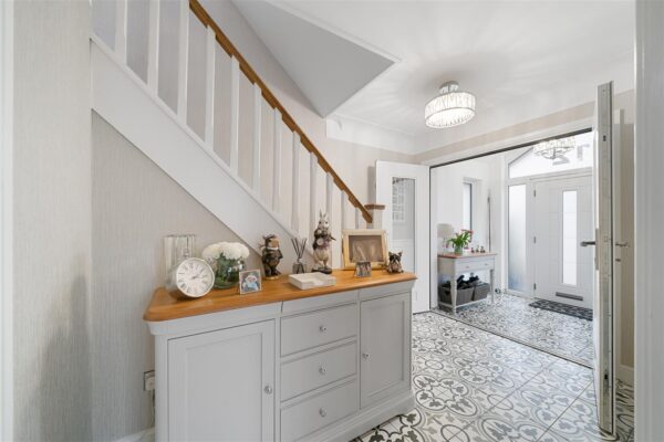 Felsted Drive, Aintree Village