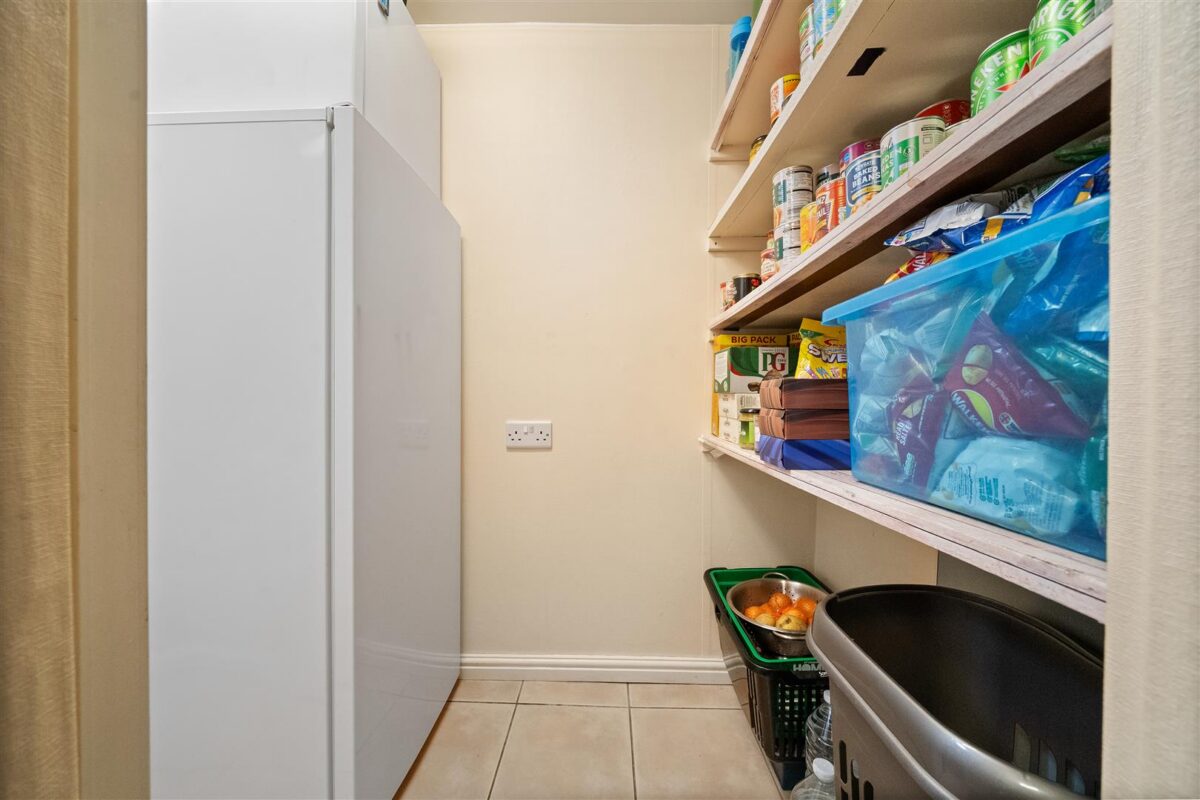 Martland Avenue, Aintree Village