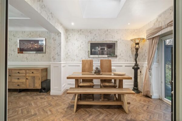 Parkfield Avenue, Netherton