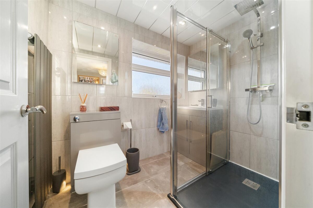 Martland Avenue, Aintree Village