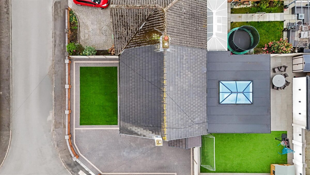 Felsted Drive, Aintree Village