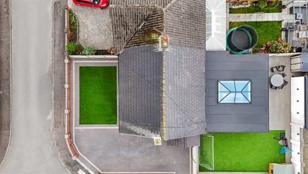 Felsted Drive, Aintree Village