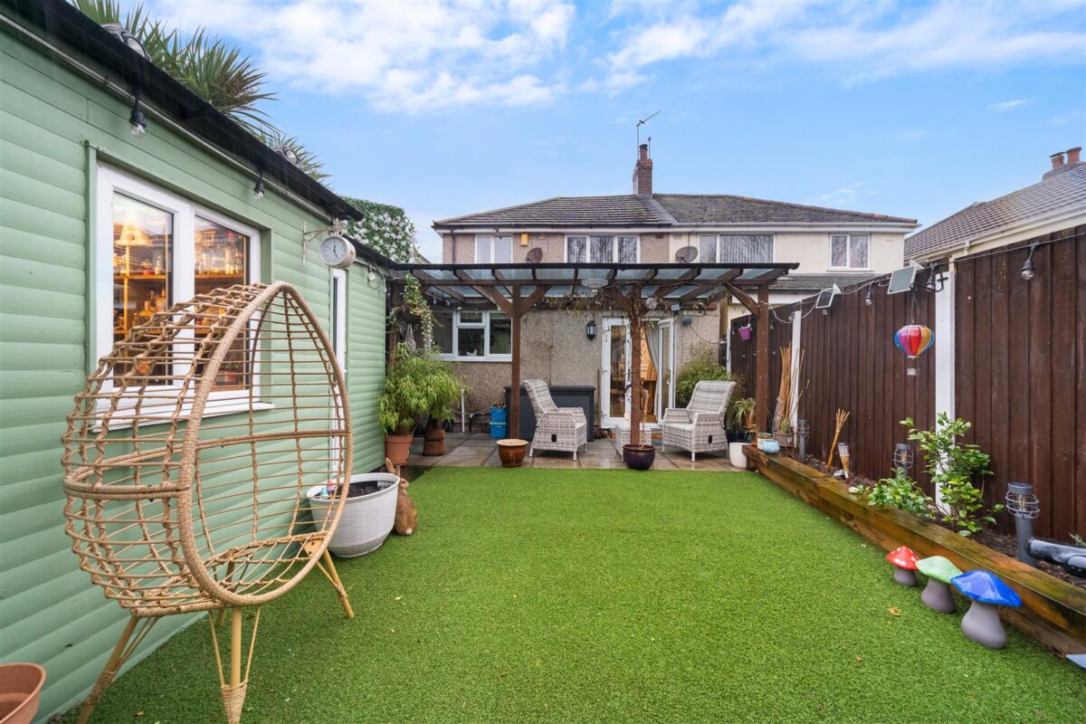 Parkfield Avenue, Netherton