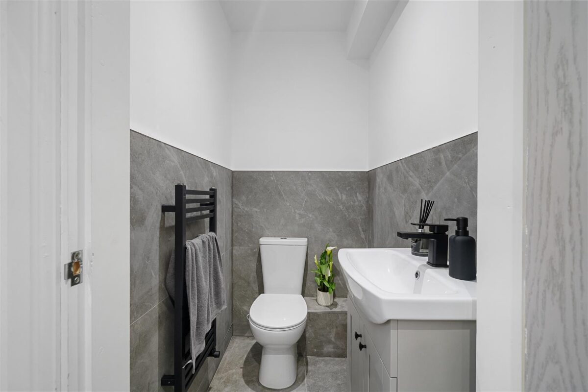 Felsted Drive, Aintree Village