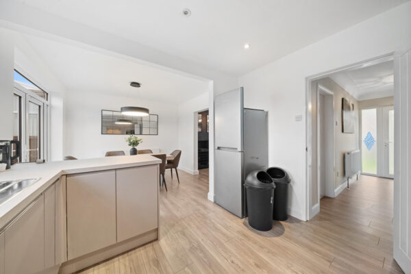 Bull Bridge Lane, Aintree Village