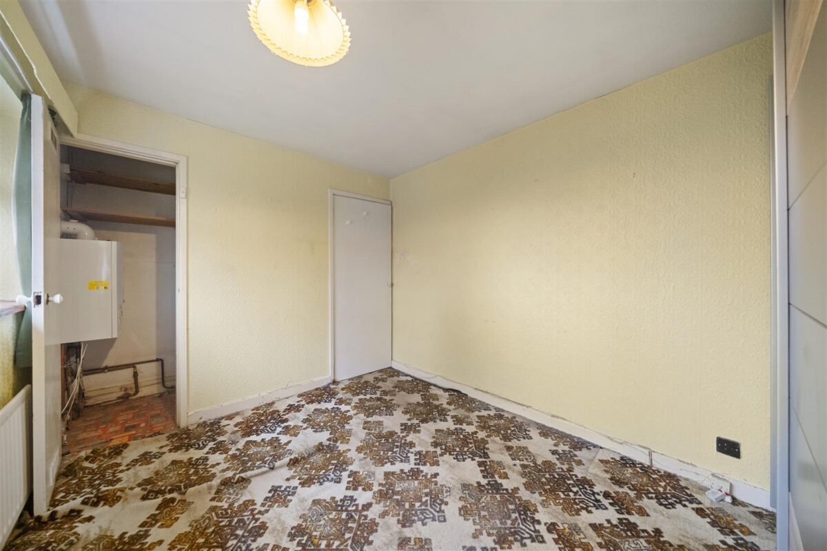 Oriel Drive, Aintree Village