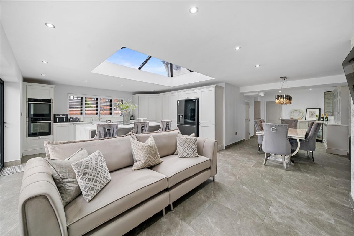 Felsted Drive, Aintree Village