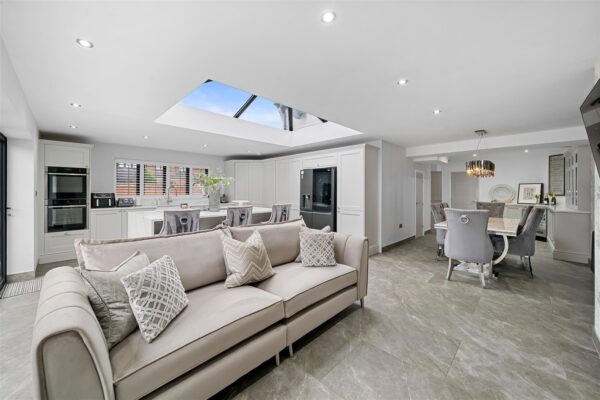 Felsted Drive, Aintree Village