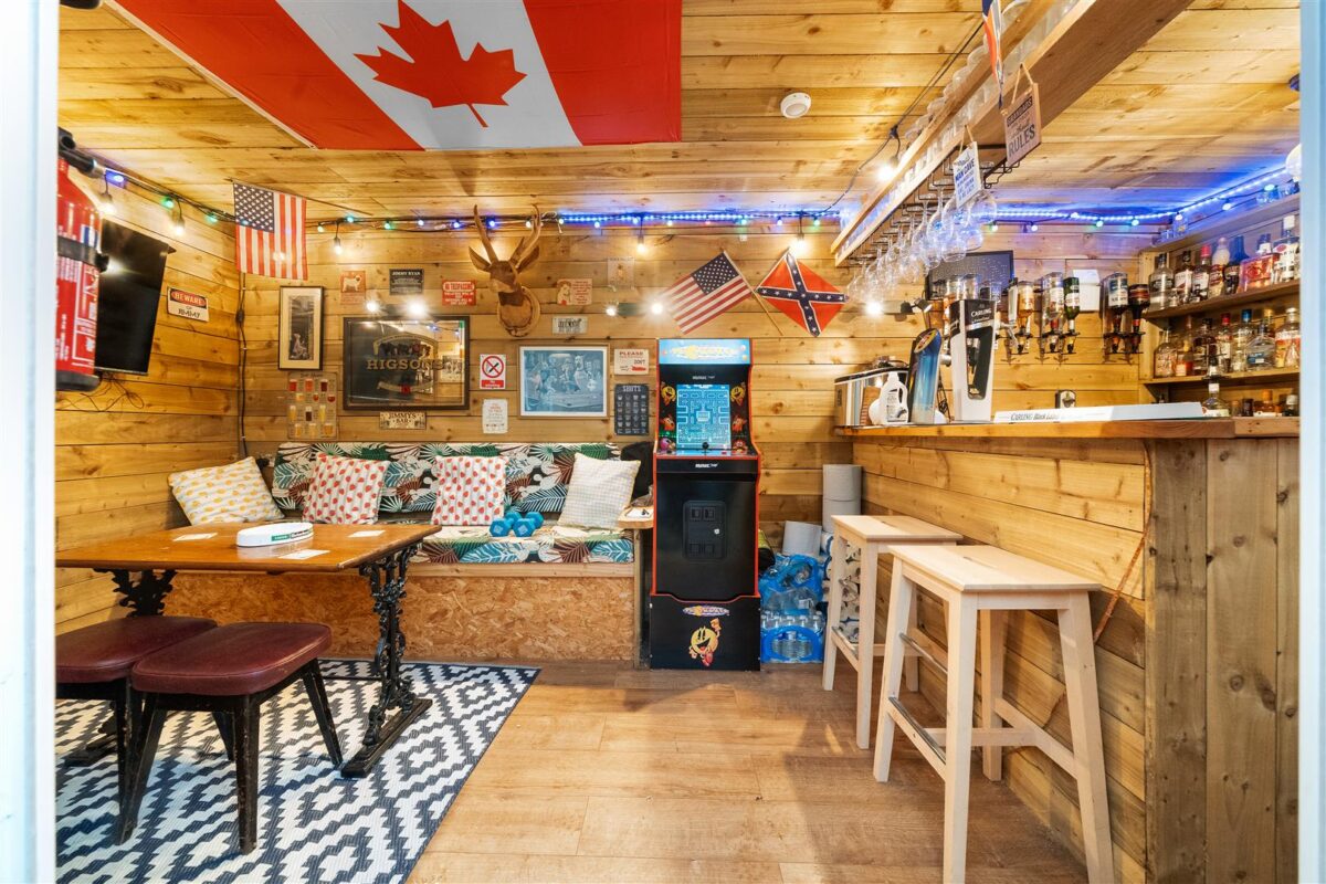 Parkfield Avenue, Netherton