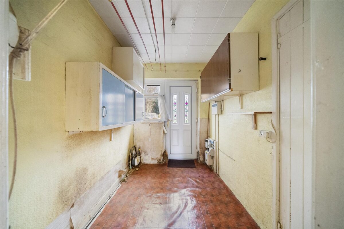 Oriel Drive, Aintree Village