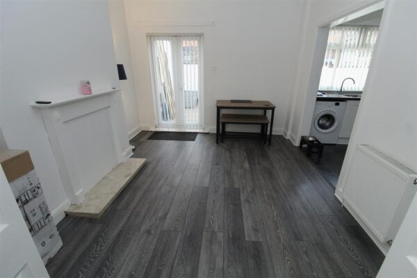 First Avenue, Fazakerley