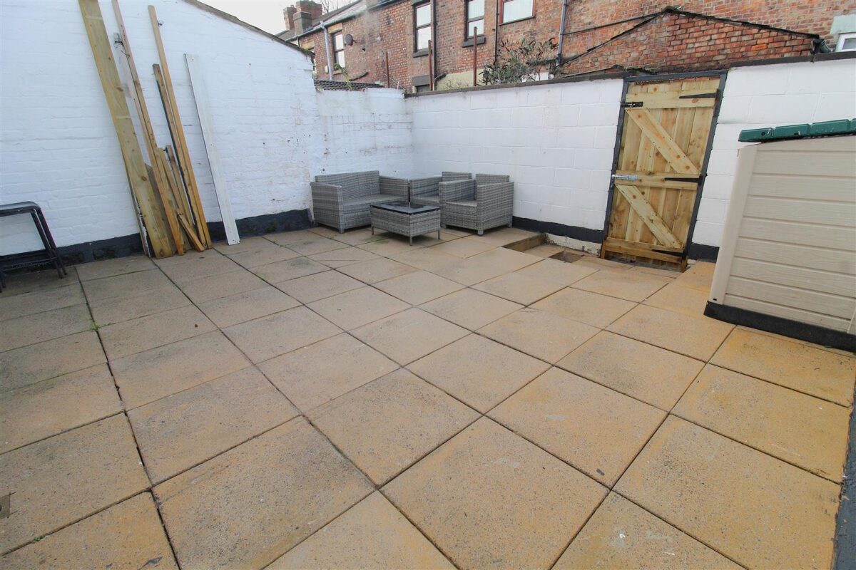 First Avenue, Fazakerley