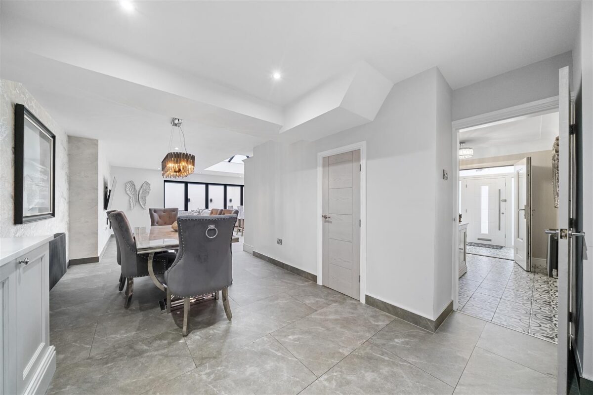 Felsted Drive, Aintree Village