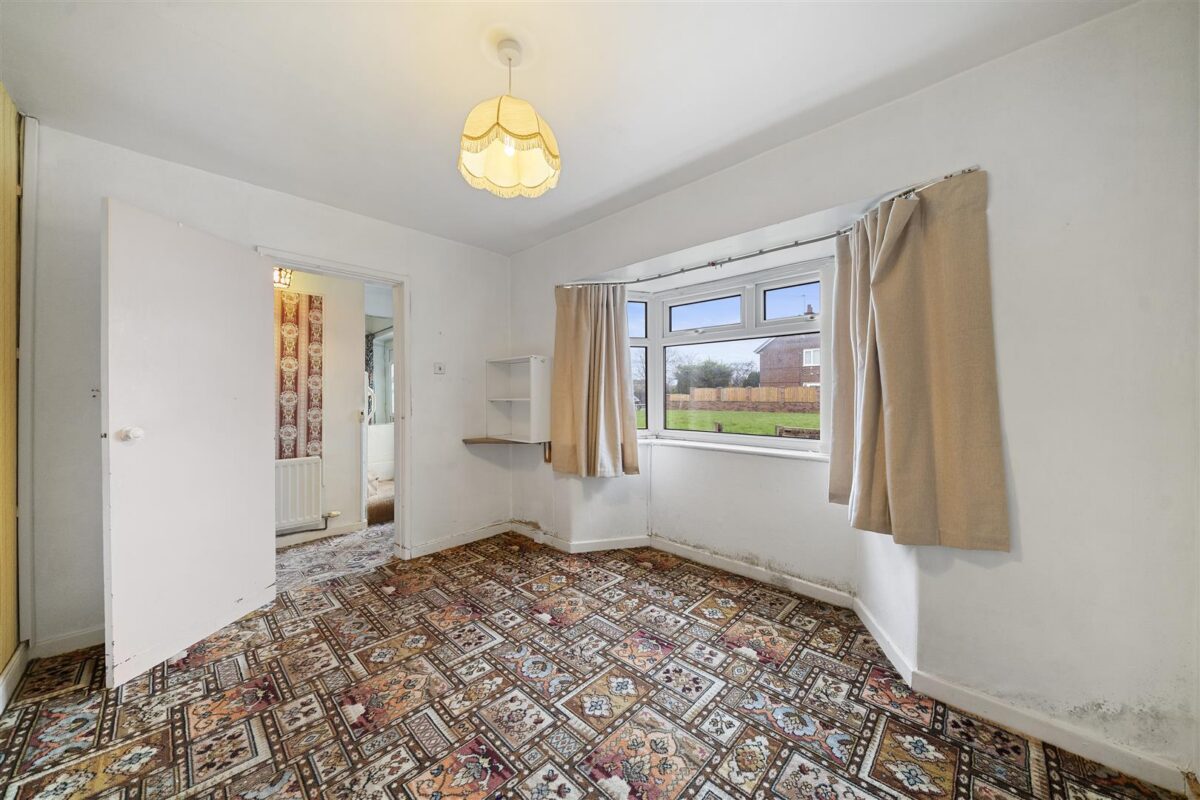 Oriel Drive, Aintree Village