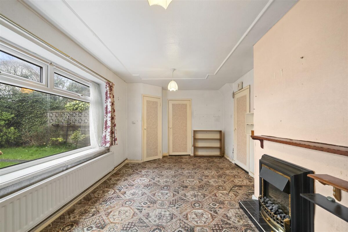 Oriel Drive, Aintree Village