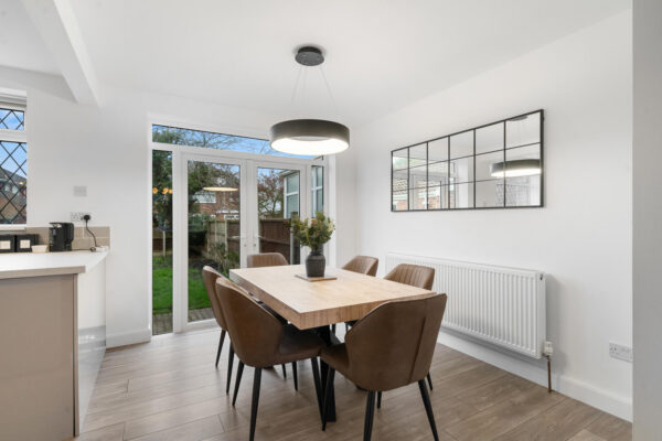 Bull Bridge Lane, Aintree Village