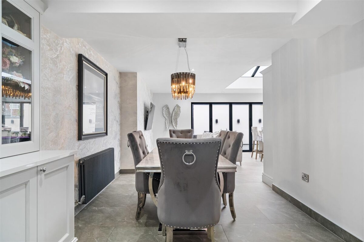 Felsted Drive, Aintree Village