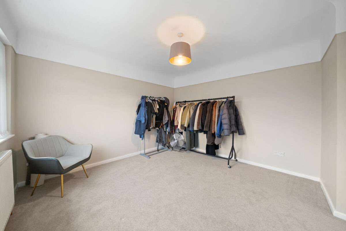 Bull Bridge Lane, Aintree Village