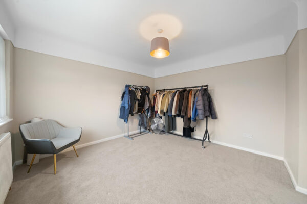 Bull Bridge Lane, Aintree Village