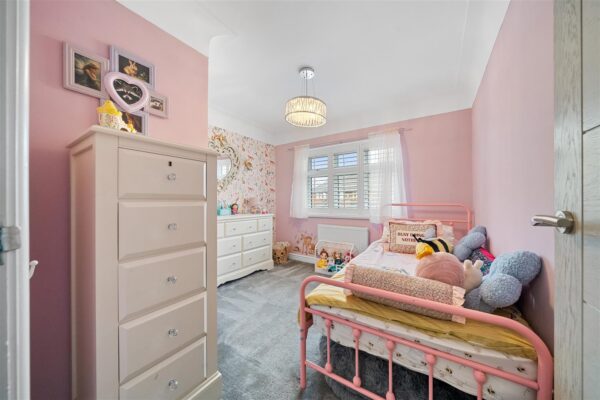 Felsted Drive, Aintree Village