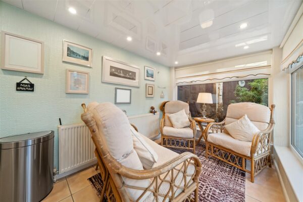 Martland Avenue, Aintree Village