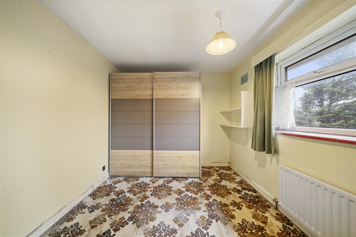 Oriel Drive, Aintree Village