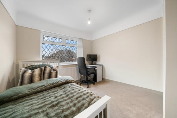 Bull Bridge Lane, Aintree Village