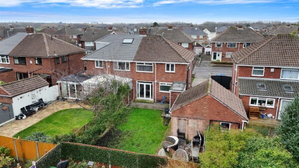 Bull Bridge Lane, Aintree Village