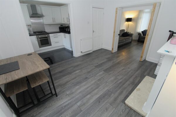 First Avenue, Fazakerley