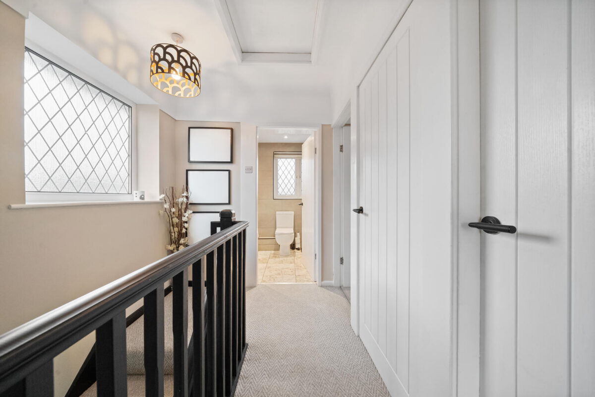 Bull Bridge Lane, Aintree Village