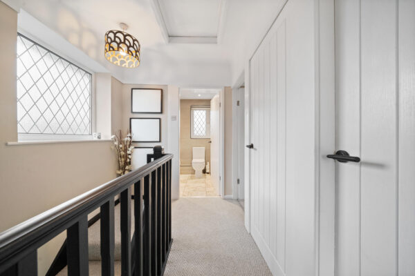 Bull Bridge Lane, Aintree Village