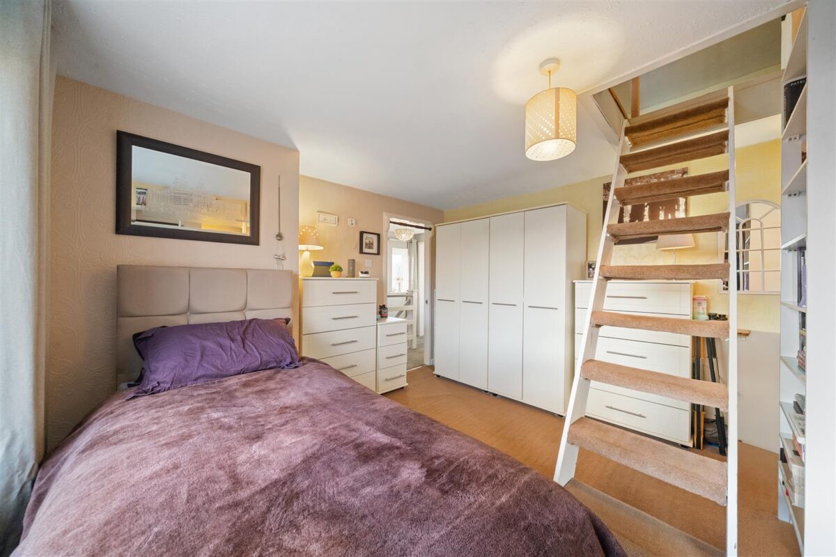 Martland Avenue, Aintree Village