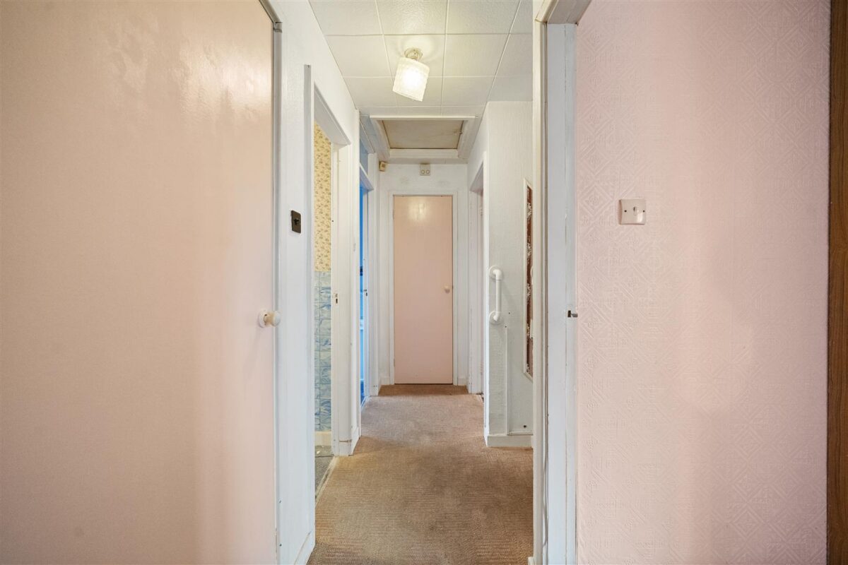 Oriel Drive, Aintree Village