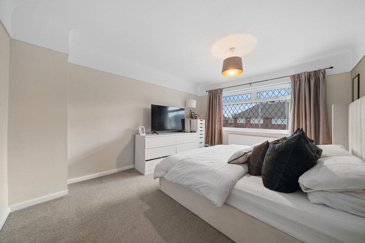 Bull Bridge Lane, Aintree Village