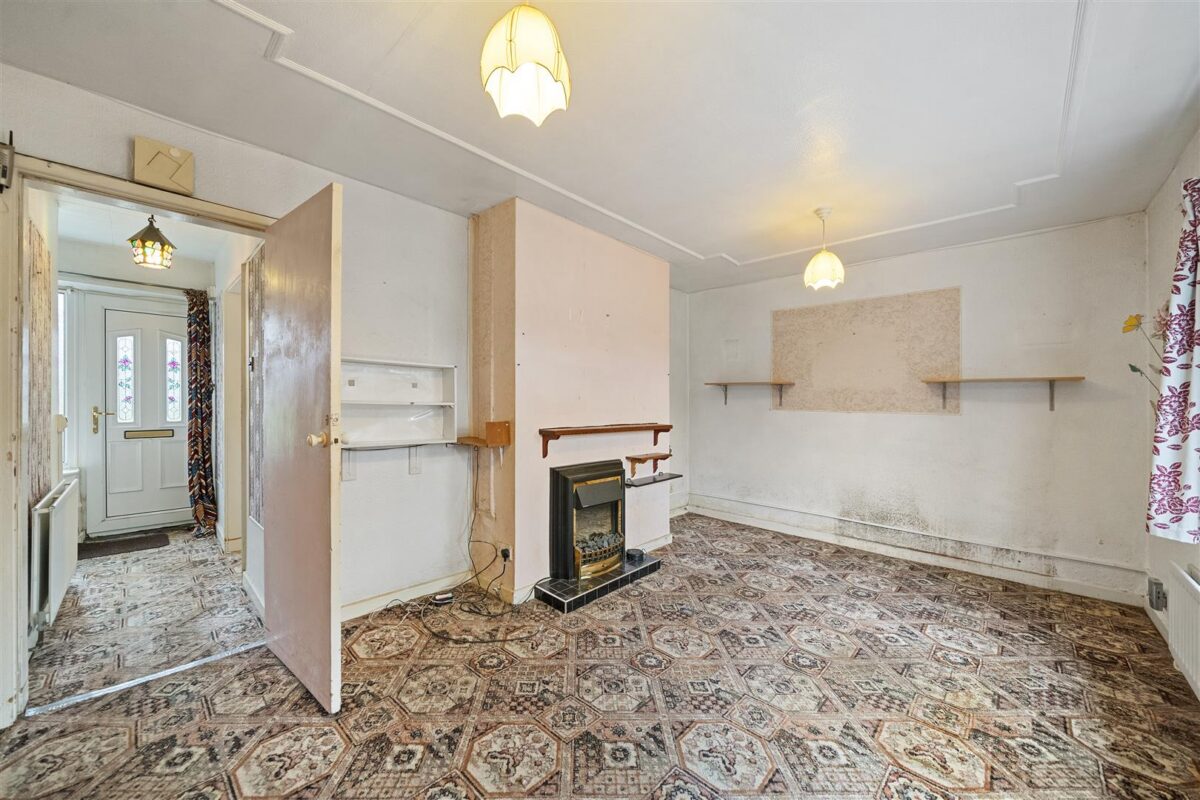 Oriel Drive, Aintree Village