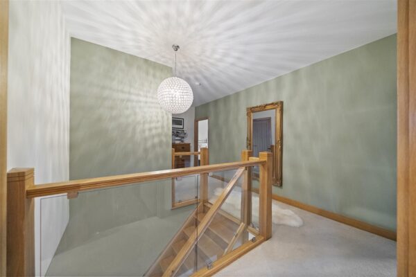 Bull Bridge Lane, Aintree Village